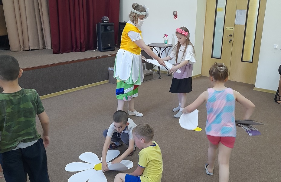 «Раз ромашка, два  ромашка…». В «Пышме» отметили день семьи, любви и верности