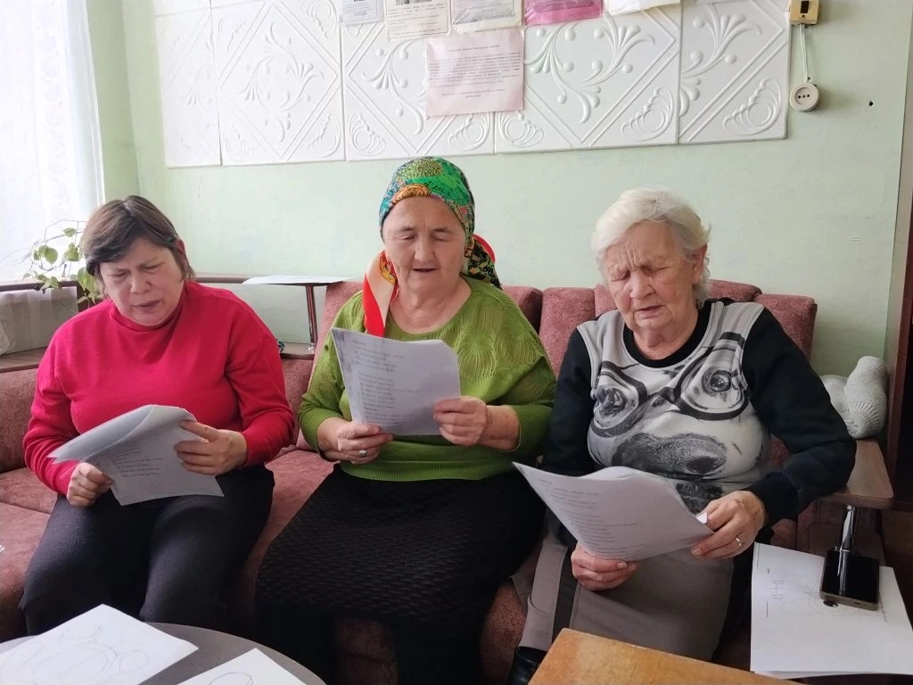 И пели, и рисовали, и гимнастикой занимались!