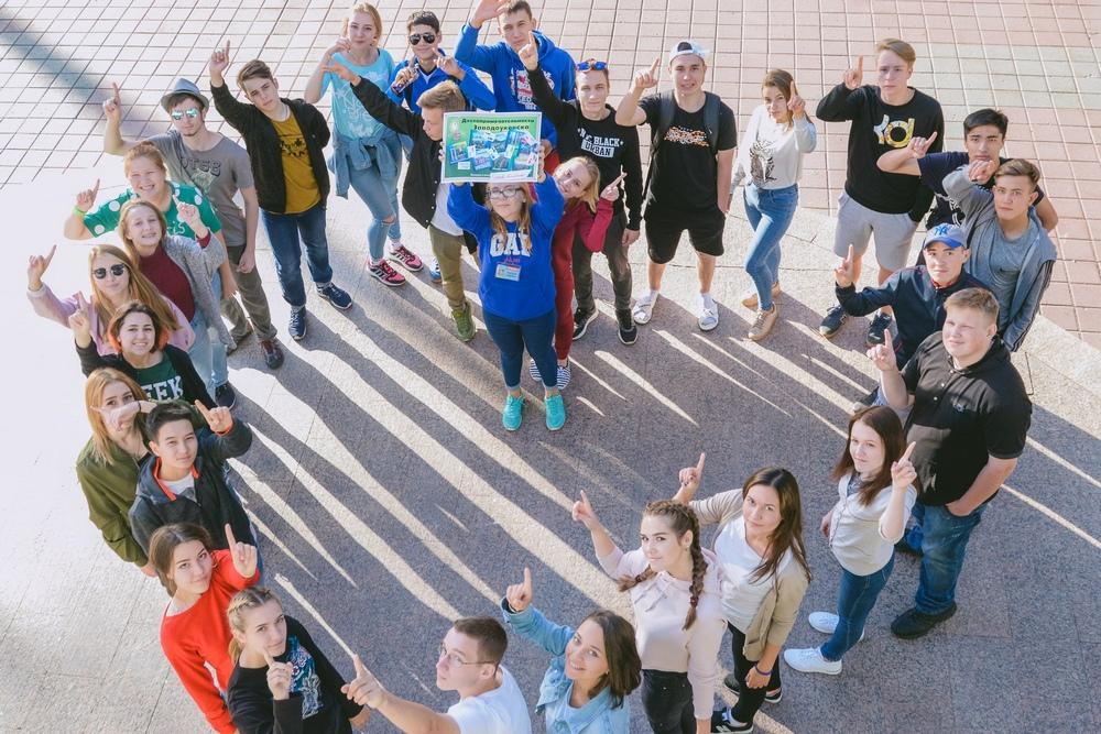 В организациях соцобслуживания и детских оздоровительных центрах пройдут мероприятия, посвященные Дню области