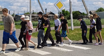 Правила дорожные ребятам знать положено