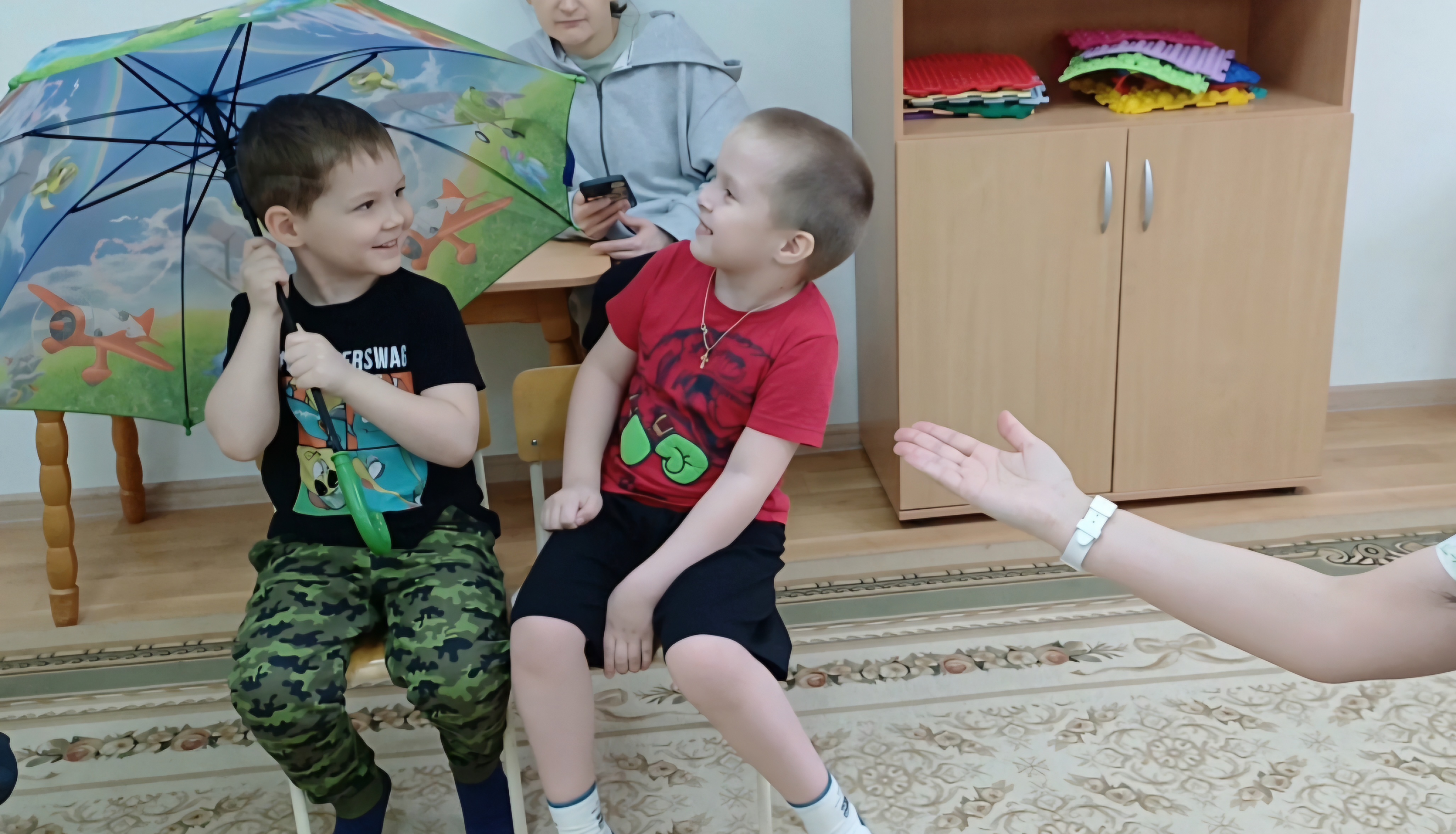 В «Роднике» дети ходят на логоритмику с коммуникативным уклоном
