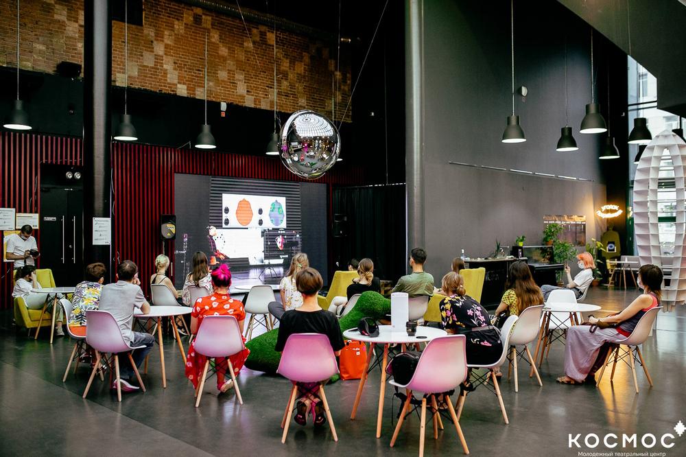 Запуск спутника в «Космос»: в Тюмени появился арт-объект, посвященный вакцинировавшимся