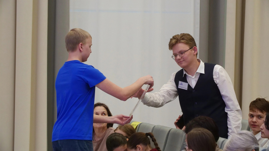 Ry5_Dc3g-mQ.jpg Ry5_Dc3g-mQ.jpg