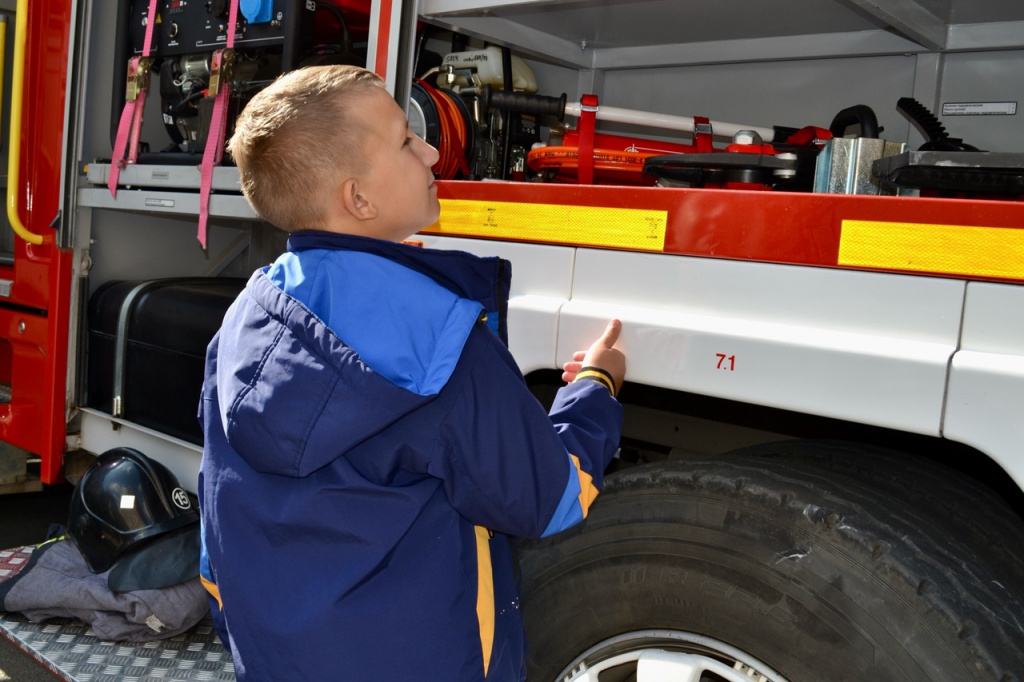 y6MqCzLn4DU.jpg y6MqCzLn4DU.jpg